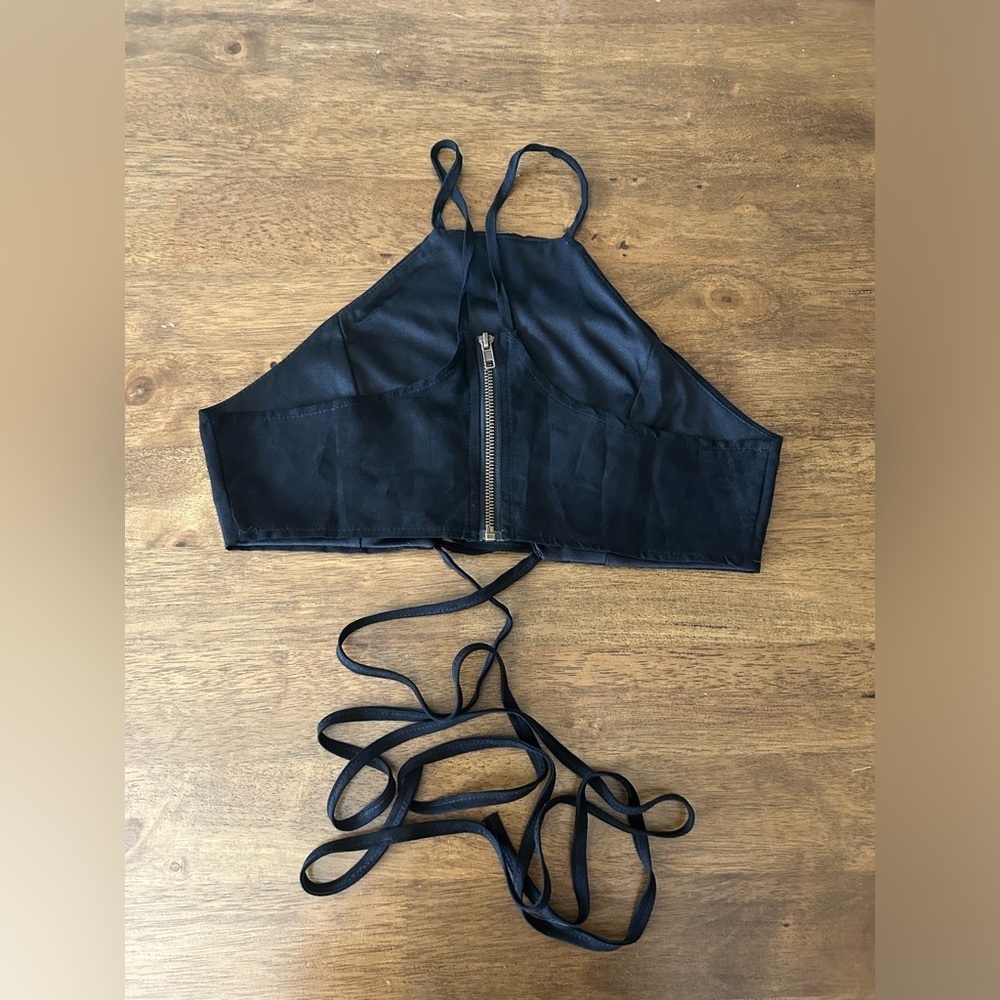 NWOT Boho Black Strappy Crop Top Size M - Picture 7 of 8